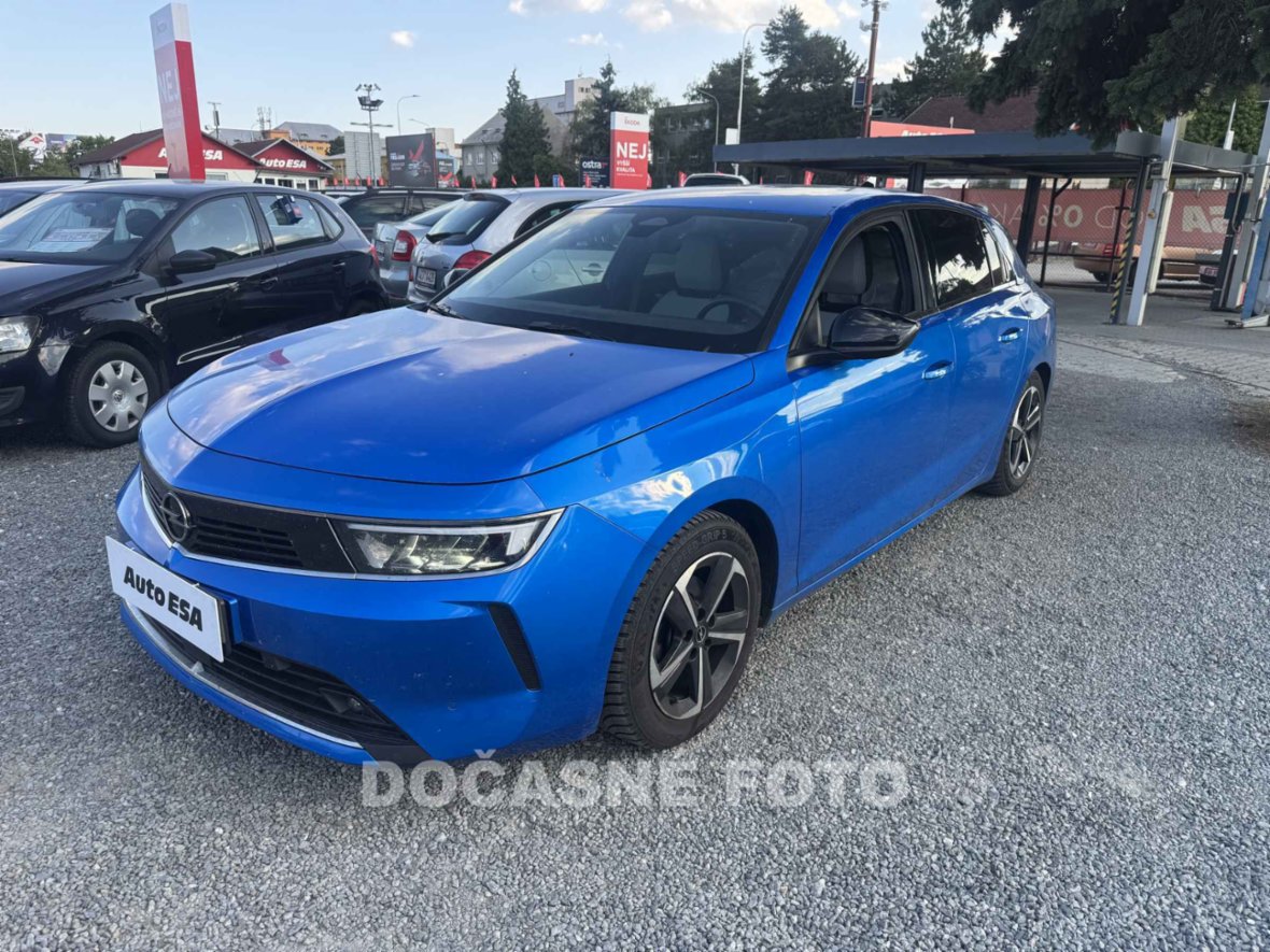 Opel Astra, 1.2 T, ČR, AC, LED, navi, hatchback,