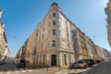 Zrekonstruovaný vybavený byt 1+kk, balkon, sklep, P7, Šimáčkova, Holešovice