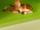 Atarožitná porcelánová soška hříběte