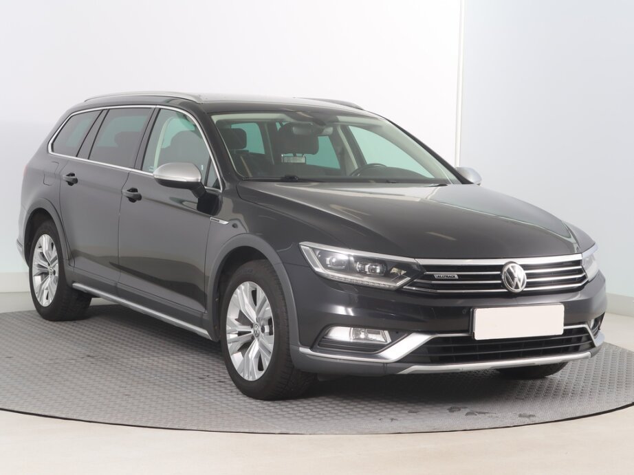 VW Passat, 2.0 TDIAlltrack , 4X4, Automat, Kůže,,