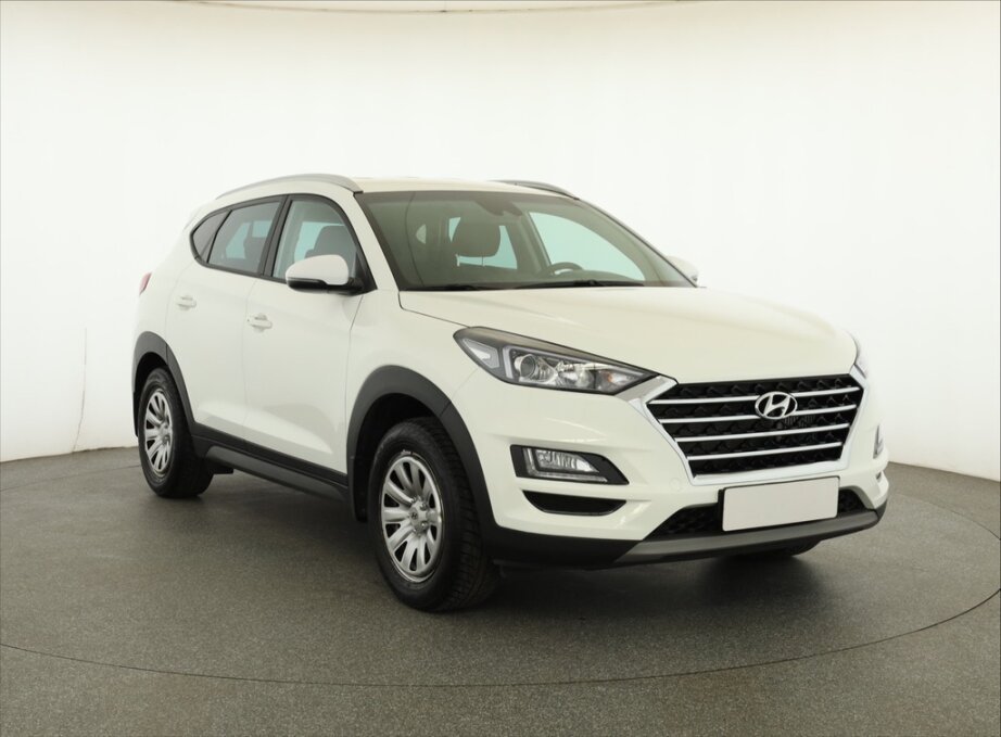 Hyundai Tucson, 1.6 CRDiTrikolor , ČR,1.maj,, SUV,