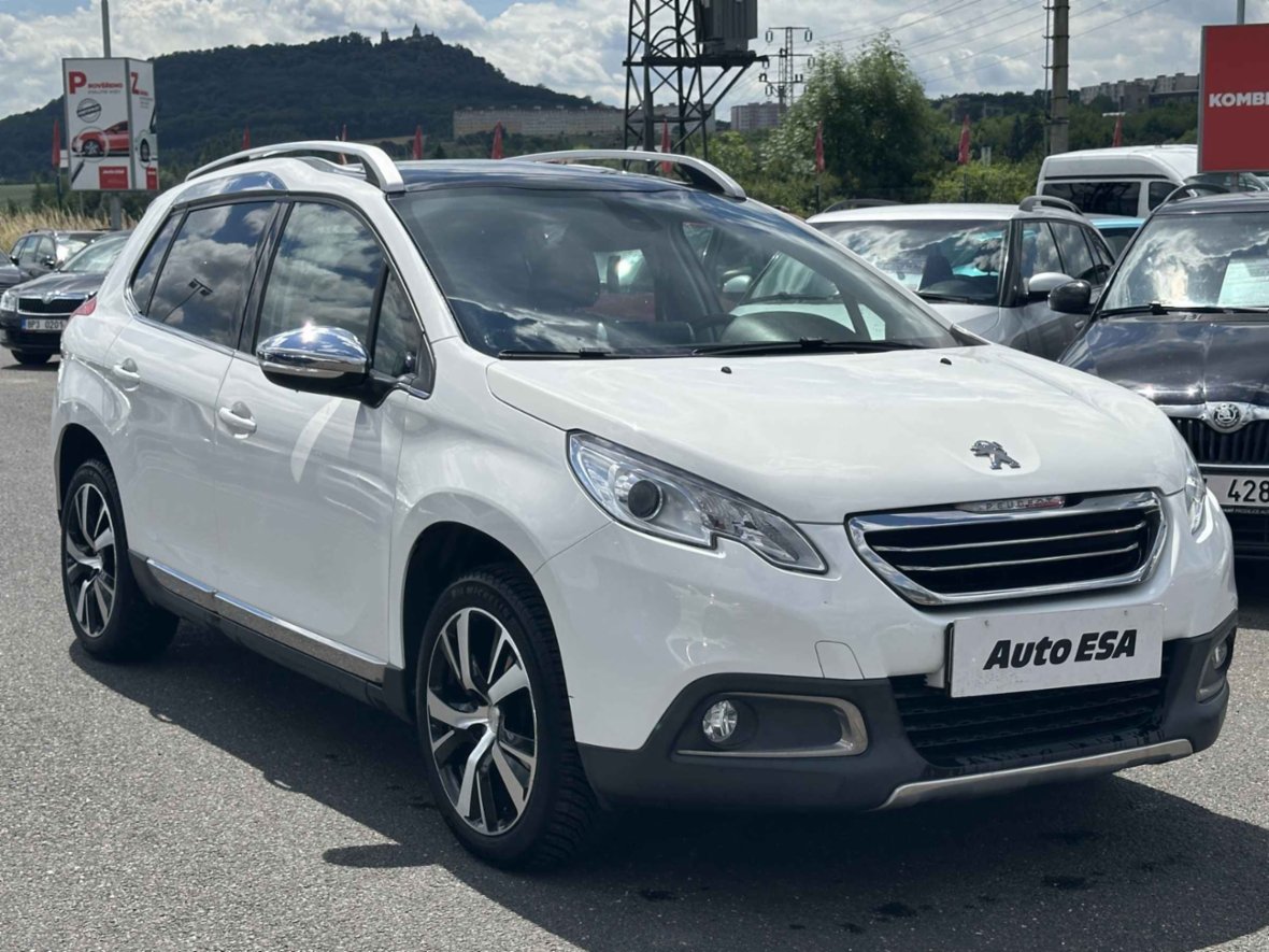 Peugeot 2008, 1.2PT, Panor,navi, hatchback, benzín