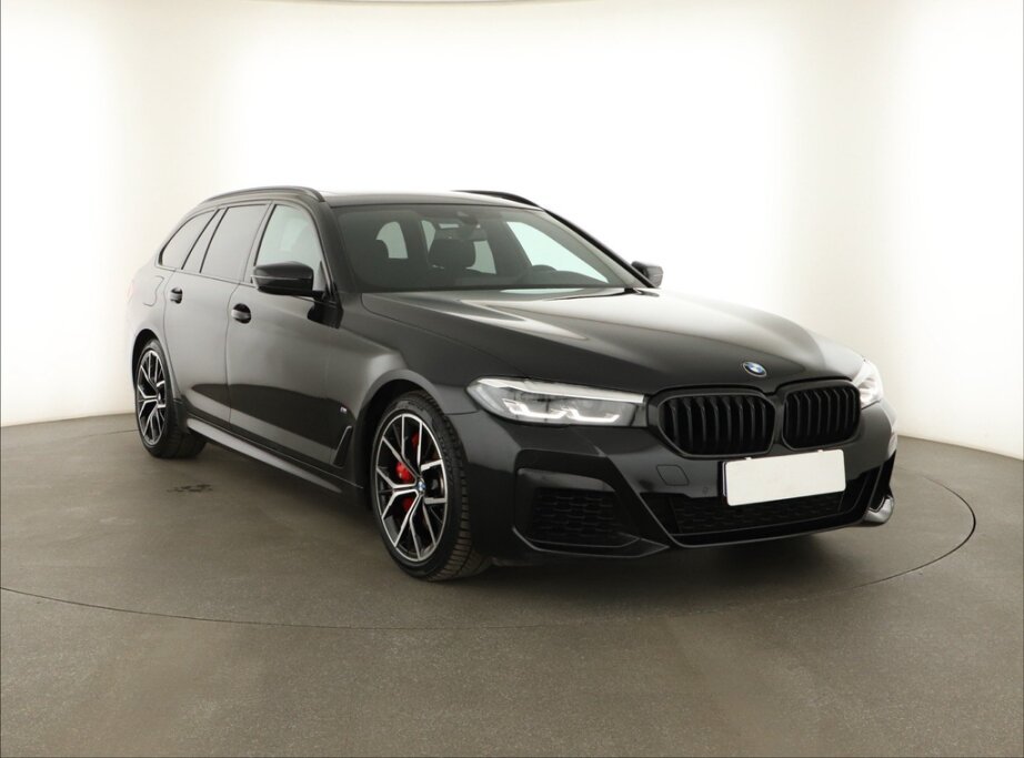 BMW Řada 5, 540i xDrive,, Combi, Benzín