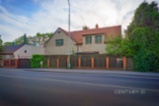 Projekt RD s vedlejšími stavbami a parkováním a nebo RD k rekonstrukci na prodej, 2 bytové jednotky + budova s č.e., Praha - Dejvice, Jenerálka
