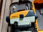 Nivelační stroj M-TEC 32 s nožičkama