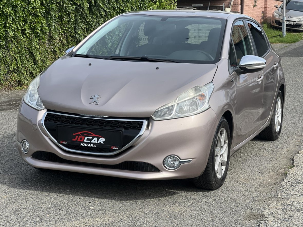 Peugeot 208, Style 1.2i KLIMA KOUPENO V ČR,