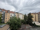 Zrekonstruovaný byt 2+kk, 3.patro bez výtahu, Korunovační ul., Praha 7