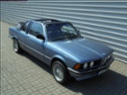 BMW, rok výroby 1981, tmavě modrá, benzin, najeto