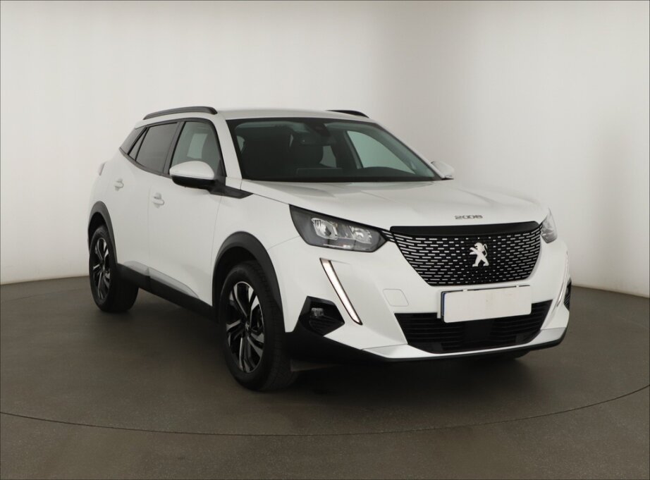 Peugeot 2008, 1.2 PureTech, Automat, ČR,2.maj,,