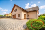 Prostorný vícegenerační dům 2+kk a 4+1/B, pozemek