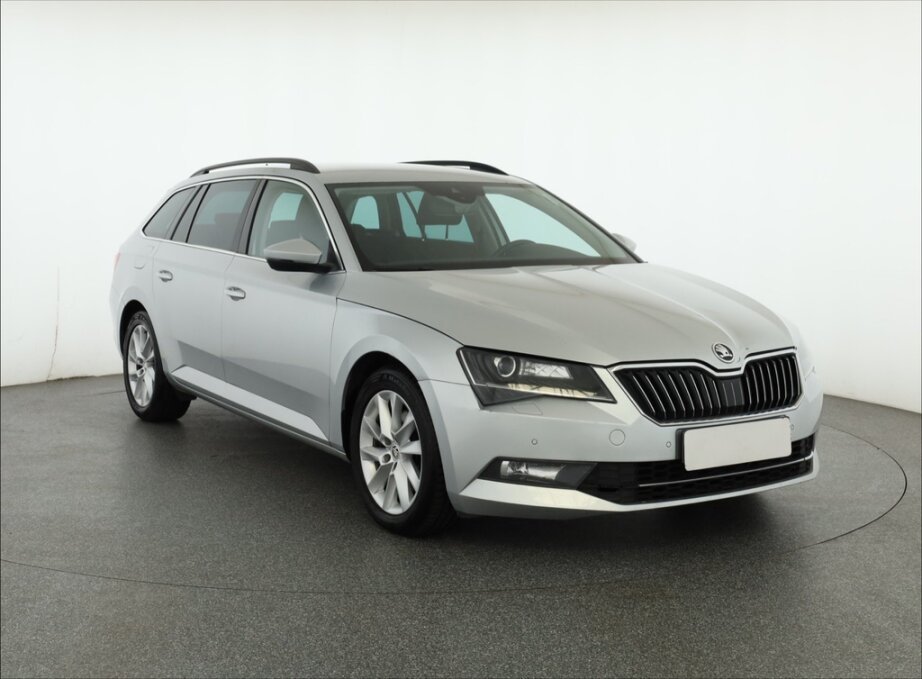 Skoda Superb, 2.0 TDI, Navi, Bi-Xenony, Tempomat,,