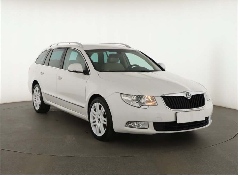 Skoda Superb, 2.0 TDI, Navi, Xenony, Klima,, Combi