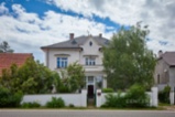 Prodej prvorepublikové vily u zámku Lechovice – jedinečná atmosféra a obrovský potenciál