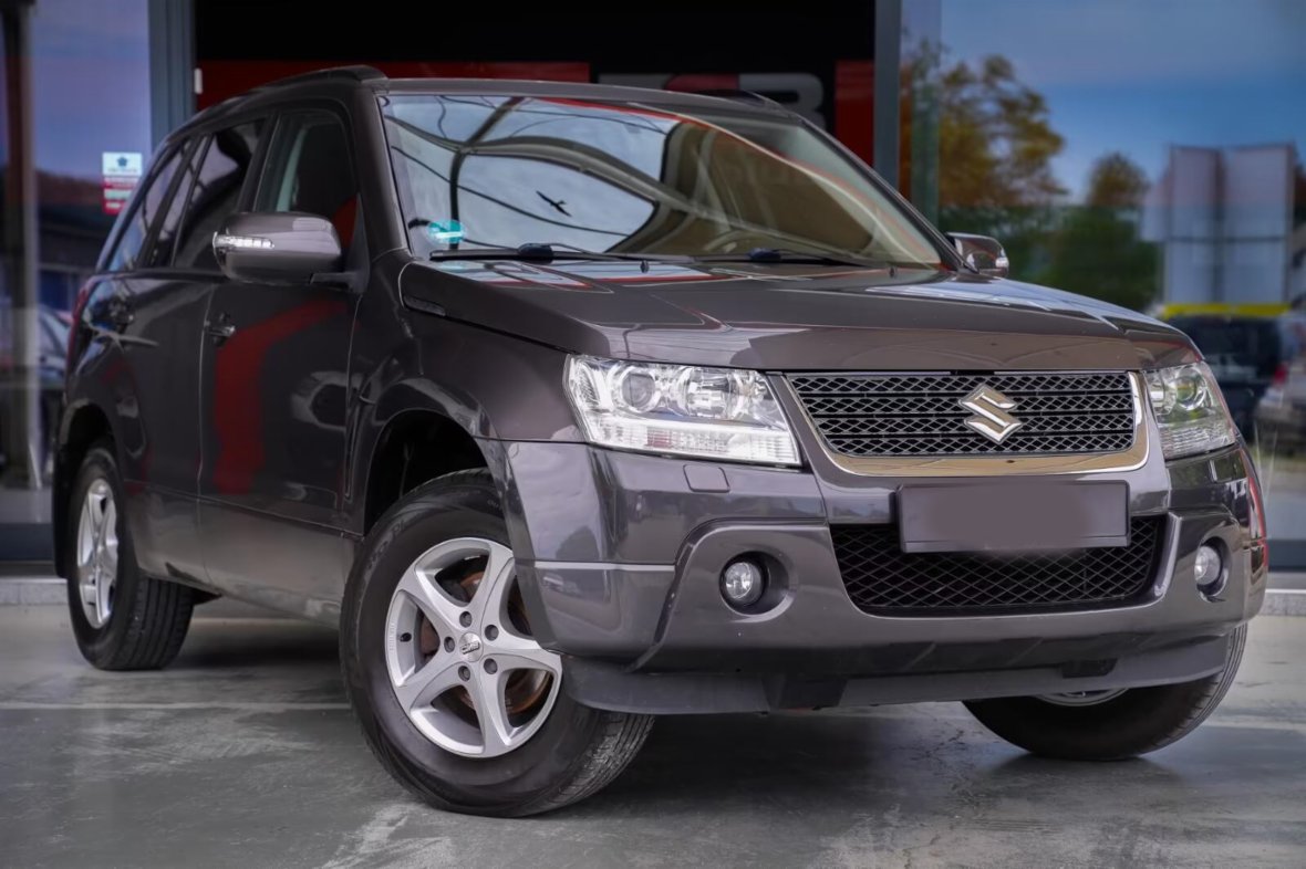 Suzuki Grand Vitara 2.4 i Comfort benzín